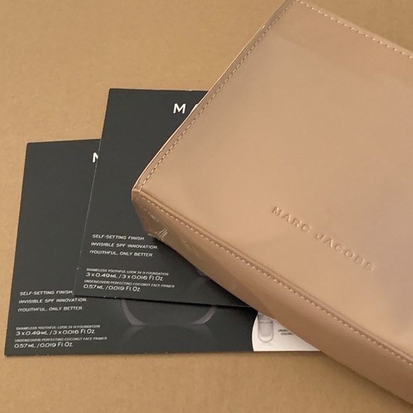 Marc Jacobs Makeup Pouch and samples - Picture 2 of 7